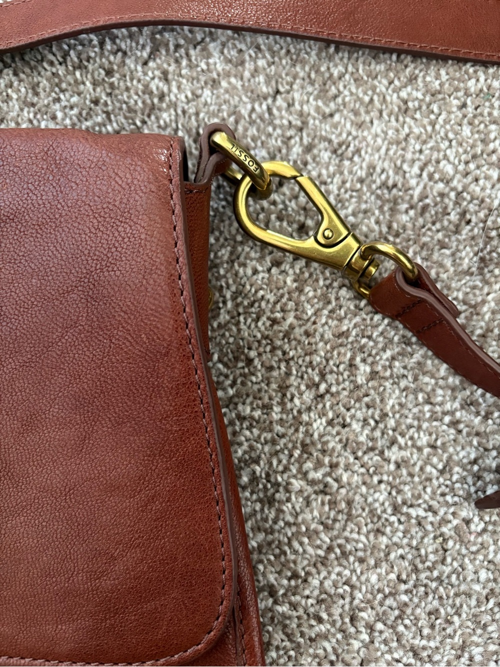 Fossil Brown Goat Hide Leather Crossbody Purse with Removeable Strap - Picture 4 of 12
